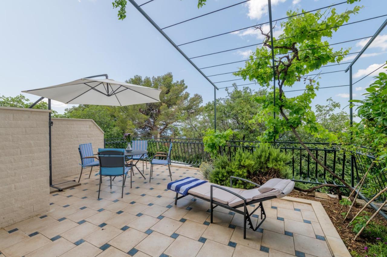 Apartmani Mirta Omiš Buitenkant foto