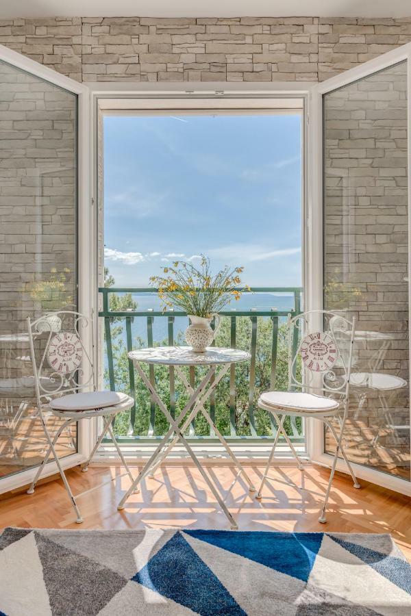 Apartmani Mirta Omiš Buitenkant foto