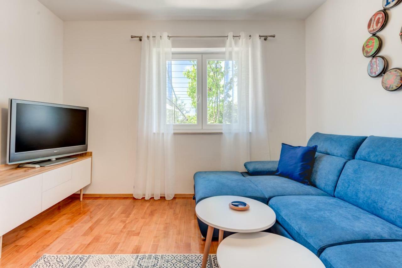 Apartmani Mirta Omiš Buitenkant foto