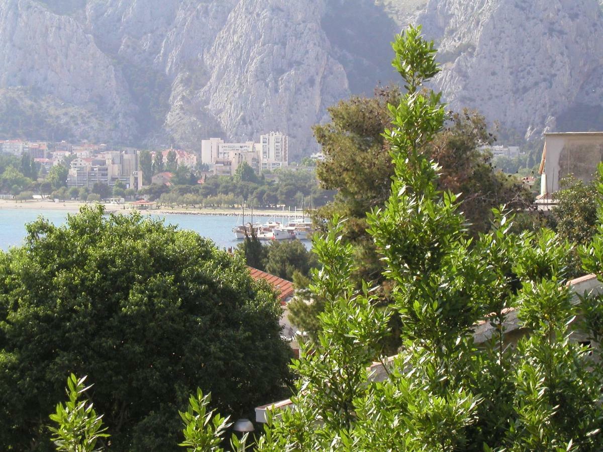 Apartmani Mirta Omiš Buitenkant foto