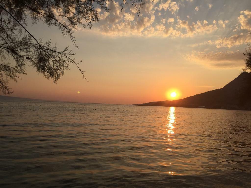Apartmani Mirta Omiš Buitenkant foto