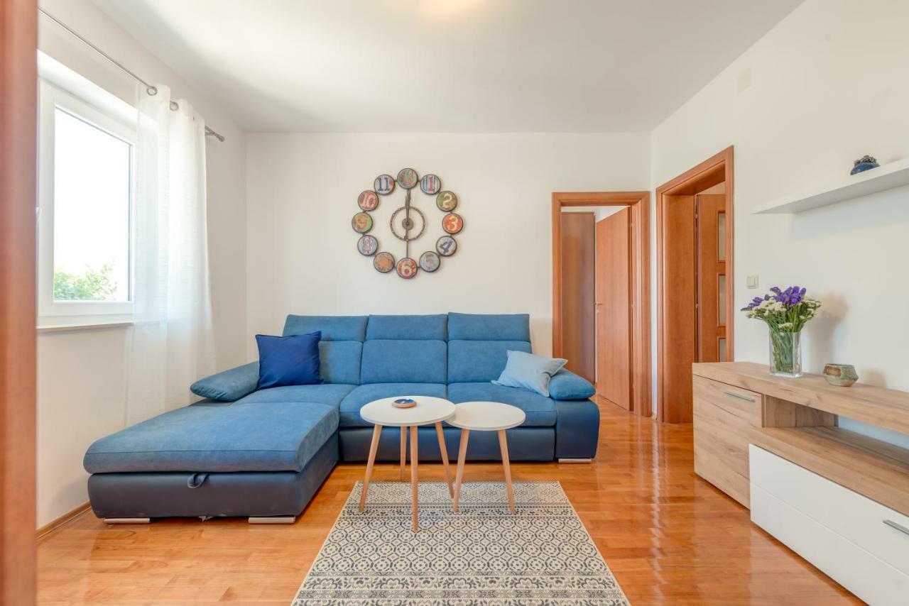Apartmani Mirta Omiš Buitenkant foto