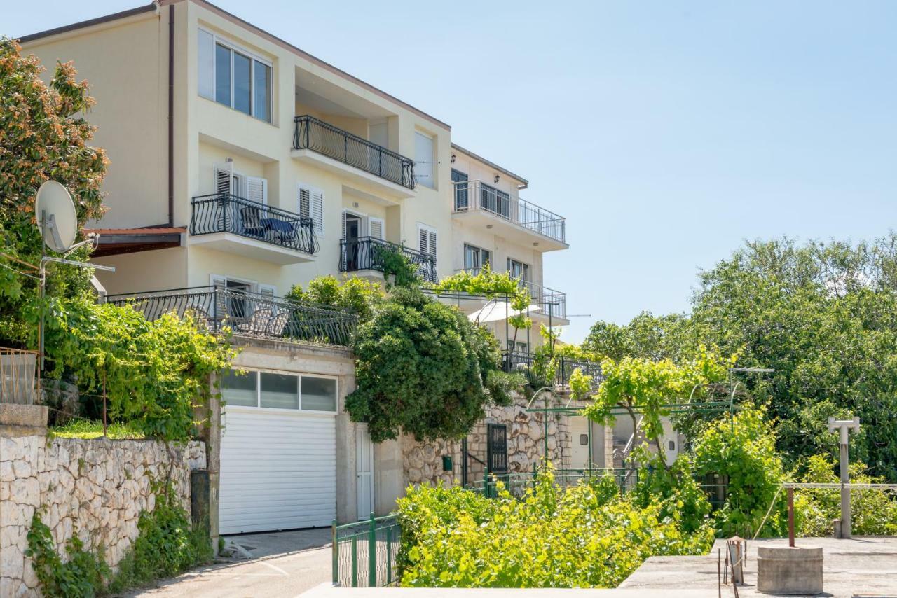 Apartmani Mirta Omiš Buitenkant foto